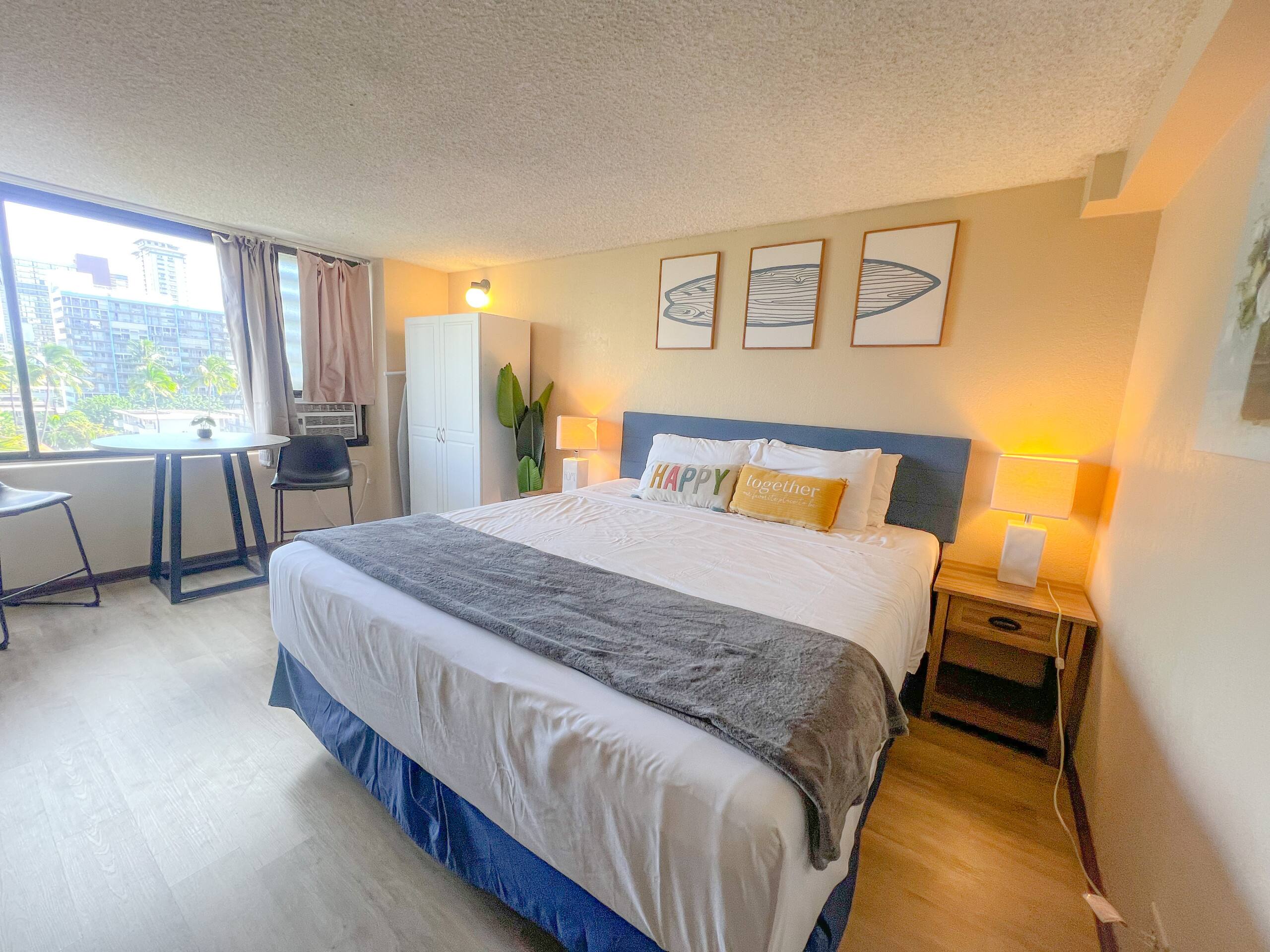Condo in Honolulu · ★4.63 · Studio · 1 bed · 1 private bath - Image 5