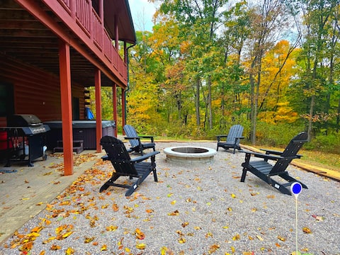 Timber Ridge Cabin getaway - HOT TUB-