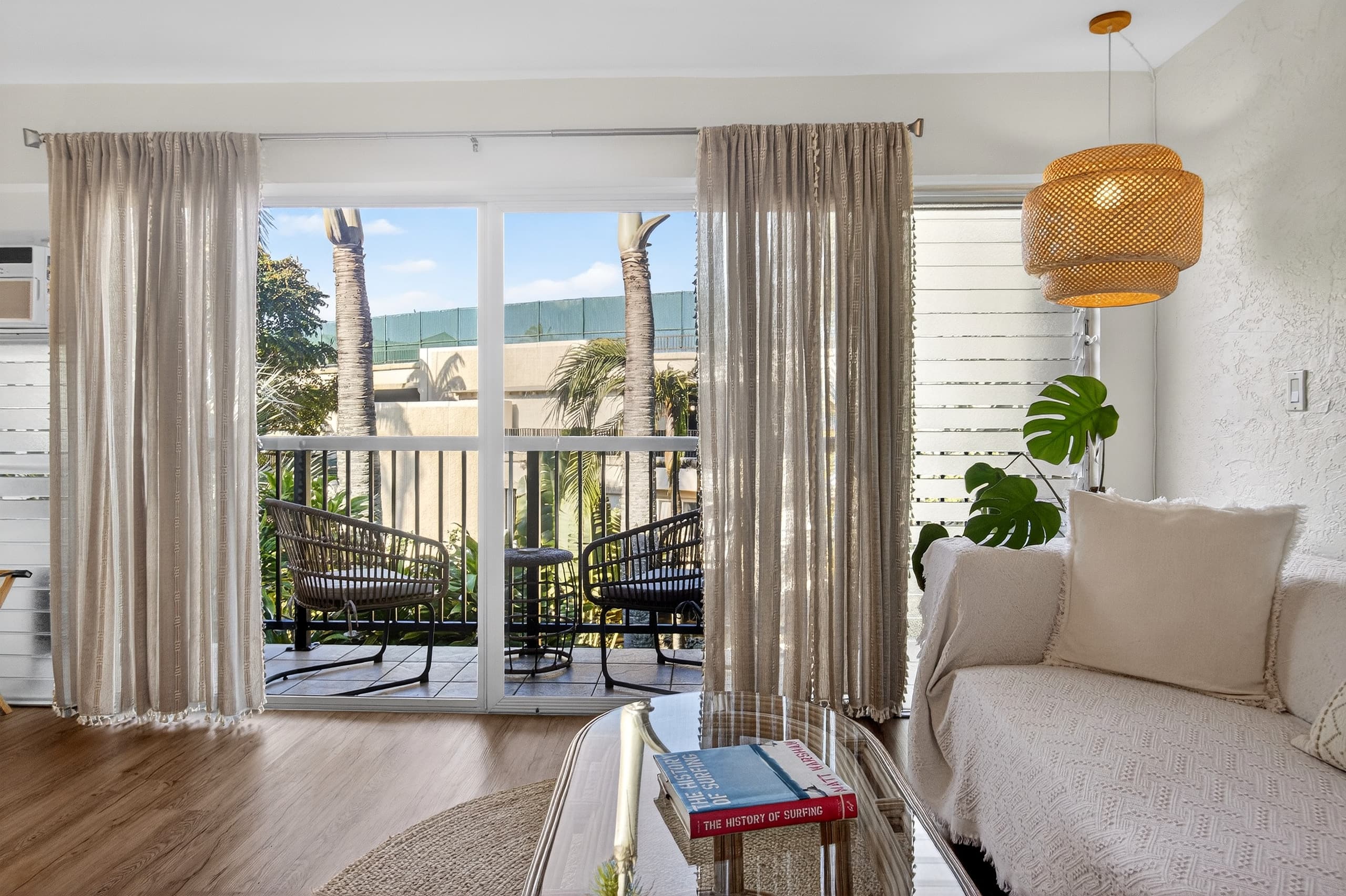 Tropical Oceanside Oasis - Photo 4