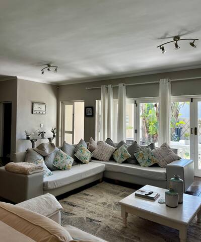 Sea Breeze Beach Home in Melkbosstrand, Cape Town