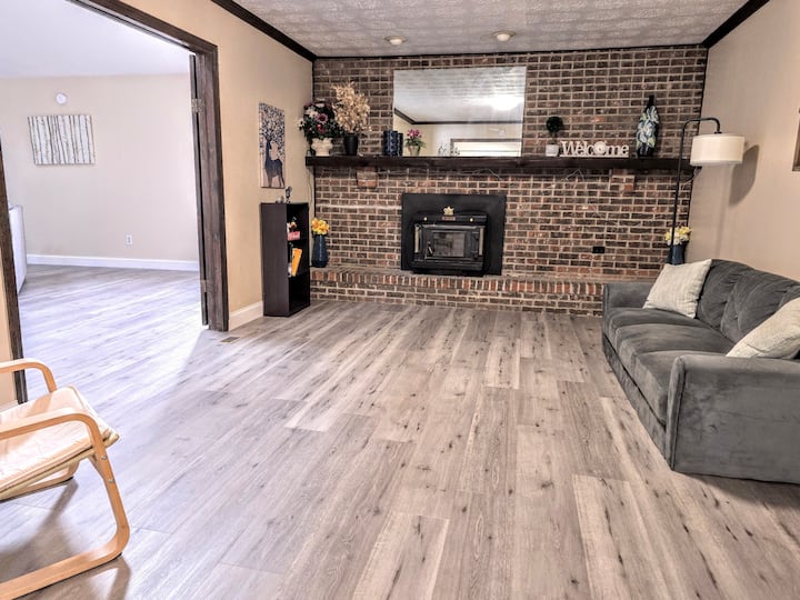 La salle familiale (la cheminée ne fonctionne pas actuellement)