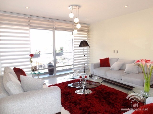 U SVIM PROSTORIJAMA ODRŽAVAJU SE MINIMALNI POTREBNI UKRASI. TEPISI SU UKLONJENI ZBOG BIOSIGURNOSTI I ACAROS-A. SVE OSTALE UOBIČAJENE TKANINE PRAVILNO SU DEZINFICIRANE . KUPAONICE NEMAJU OSOBNE STVARI