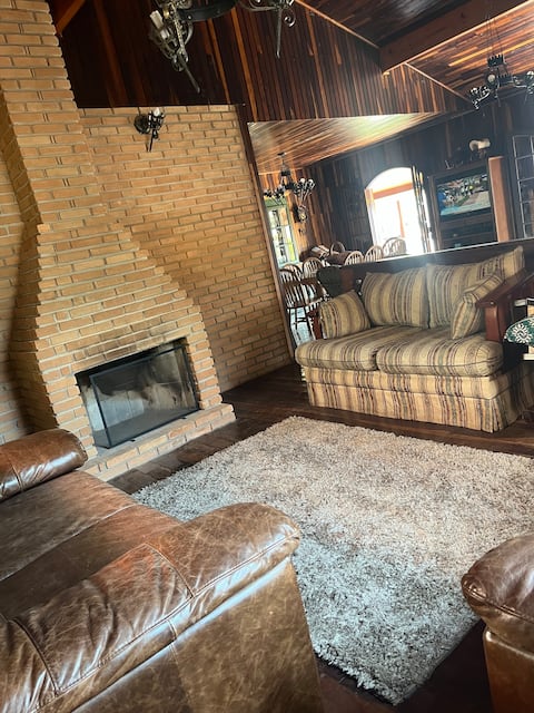 Top performing Airbnb: Beautiful Igarata farm facing the dam! in Igaratá