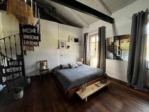 Charming "pool" room Lake Viverone Italy