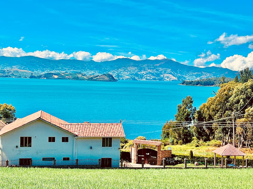 Top-earning Airbnb listing in Aquitania, 6 bedrooms