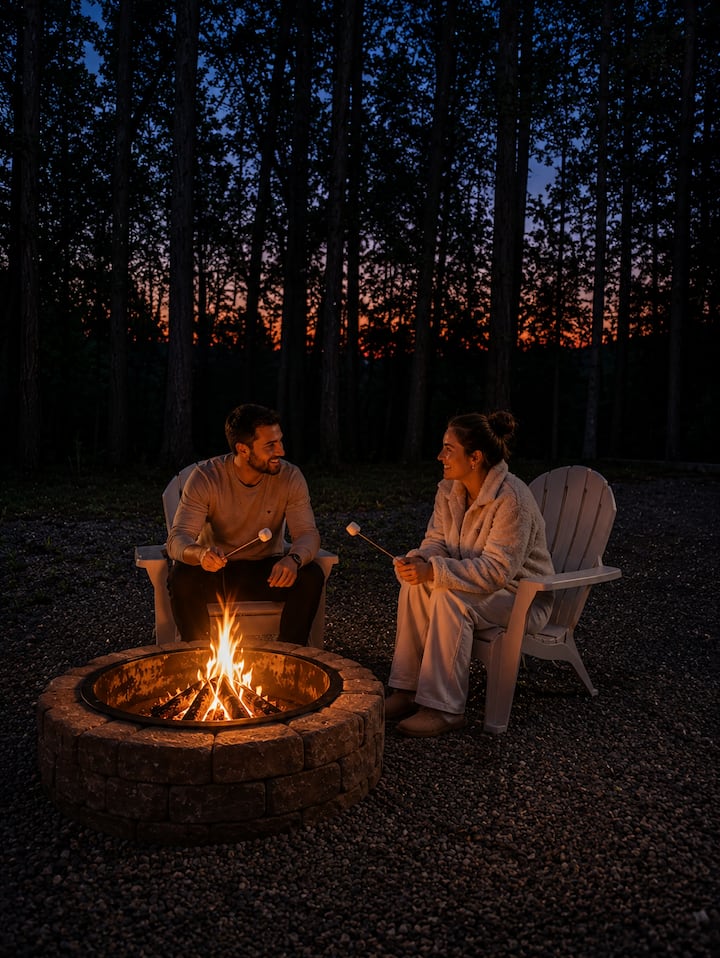 Luxury Couples Dome Hot Tub, Fire Pit & Stargazing