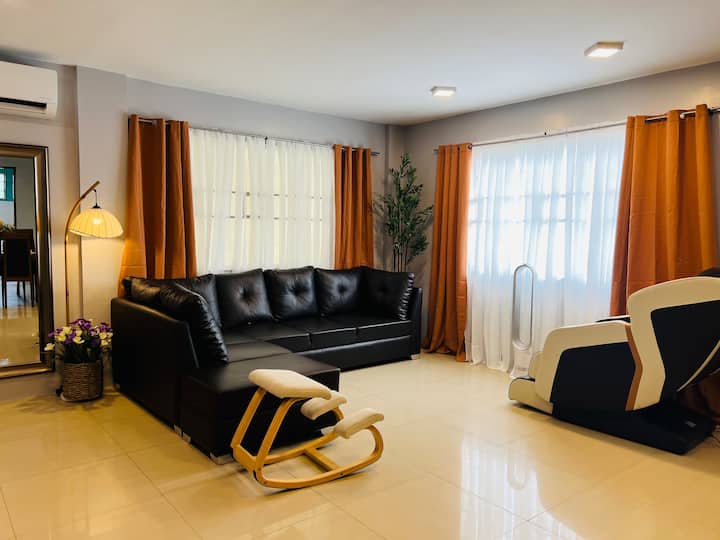 Laiza's Crib - 16pax Private 4br Home | 3 Baths - Lapu-Lapu City
