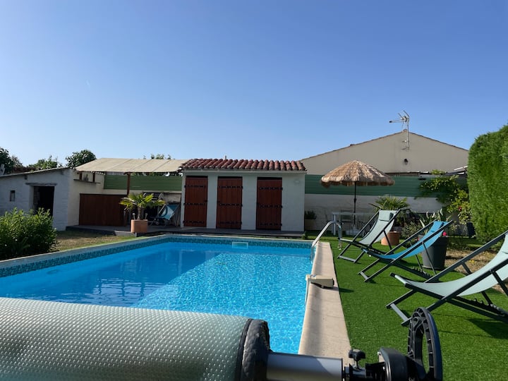 Maison De Vacances Piscine Chauffée 28° - Rochefort, France
