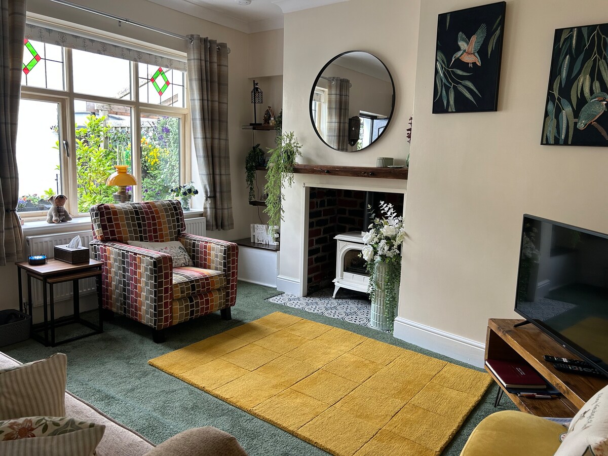 Top performing Airbnb: Butler’s Cottage Historic c1900s By the sea in Morecambe