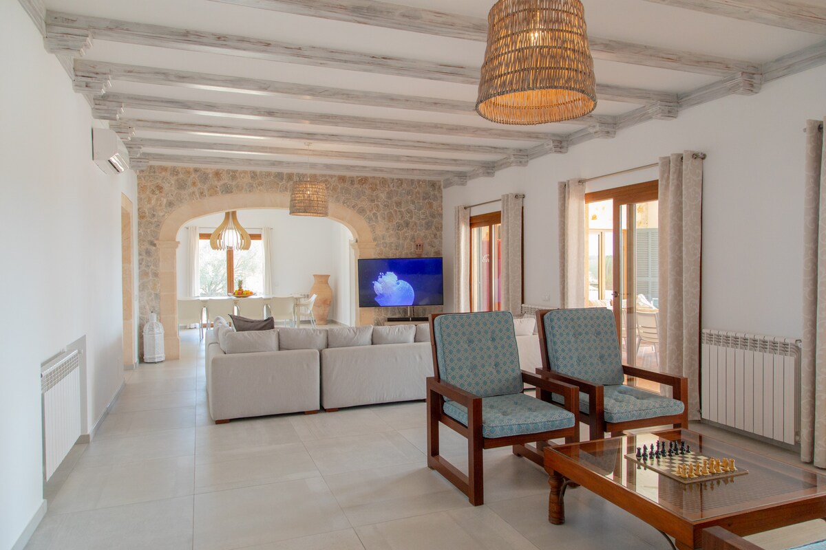 Successful Airbnb property: Espectacular Villa Turquesa in Muro