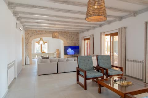 Successful Airbnb property: Espectacular Villa Turquesa in Muro
