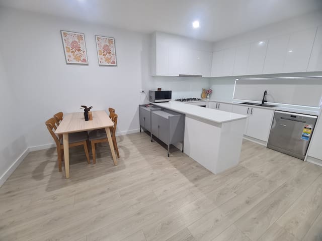 2 Houses Retreat (10 & 12)