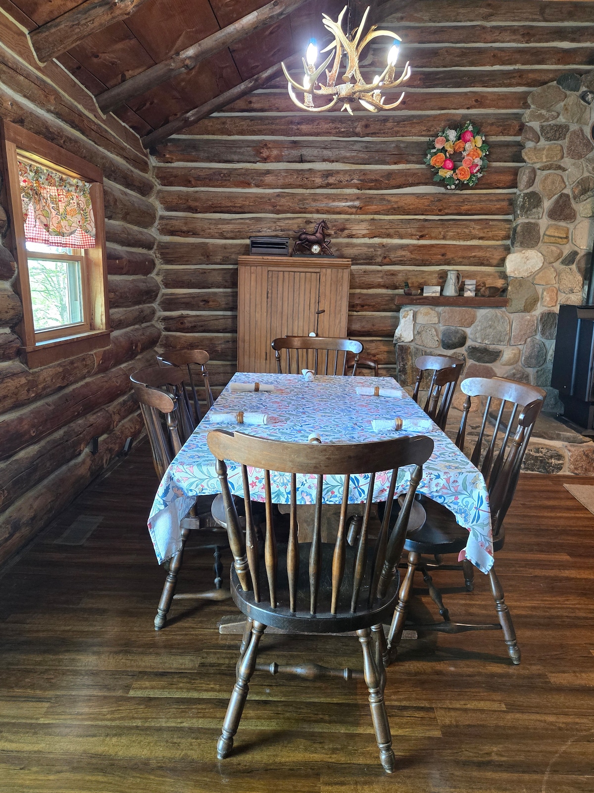 Charming Country Cabin