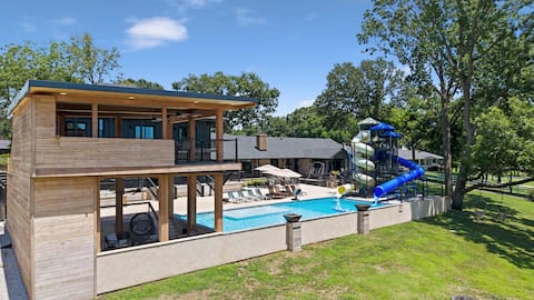 The Grove Estate on Grand Lake - 2 hot tubs & pool
