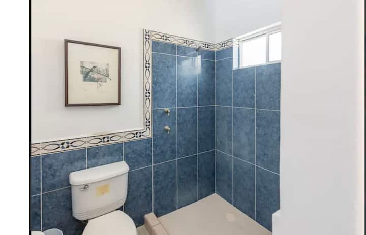 Casa Las Vistas en-suite bathroom 3 — San José del Cabo villa rental