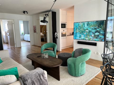 Top performing Airbnb: Emerald Suite - Bright Scandinavian Luxury in Bromma