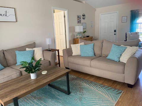 Popular Airbnb listing: No Resort Fees! 4BR Home with Pool Near Disney in Campbell