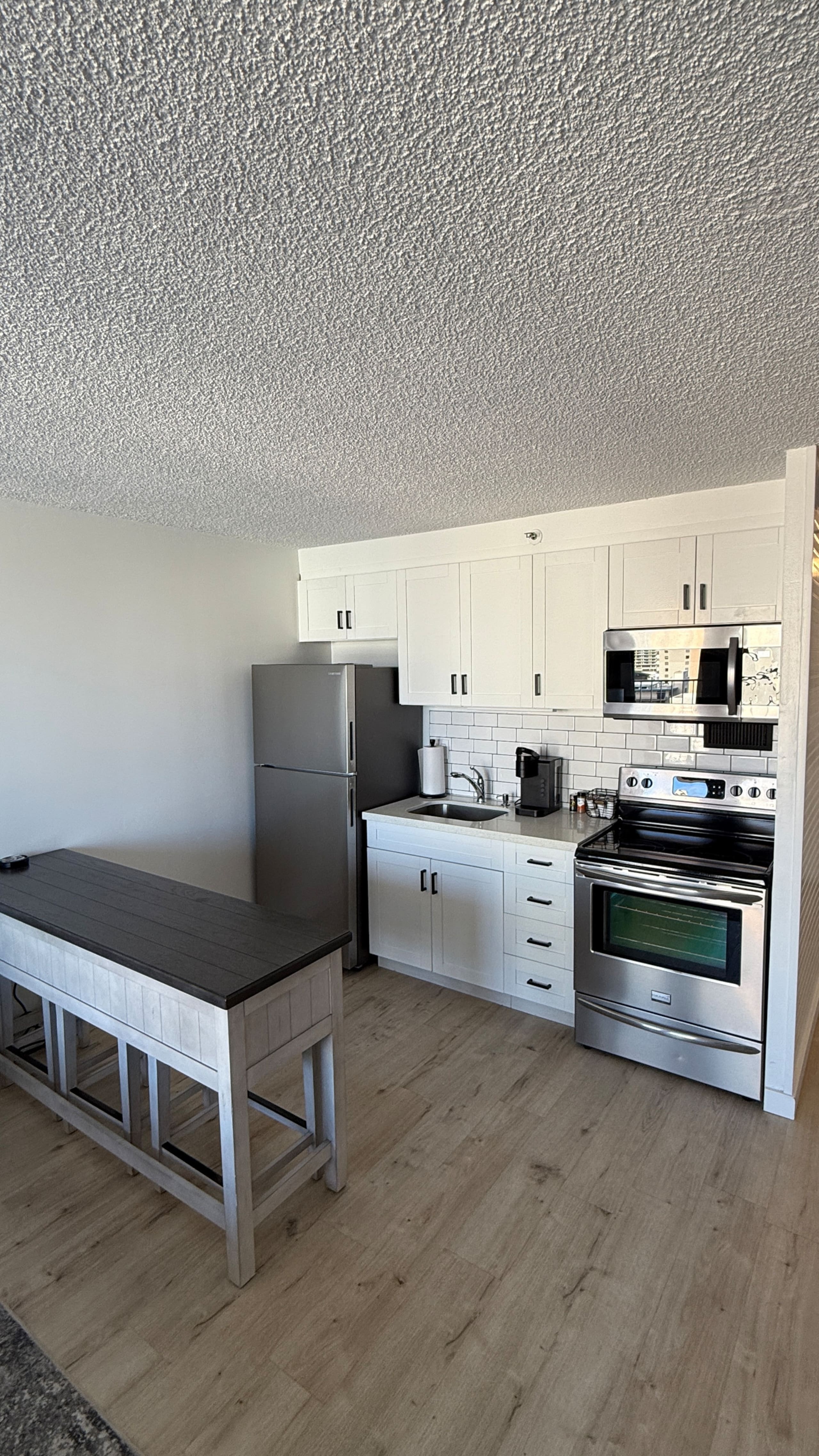 Waikiki Condo_Free parking - Image 2