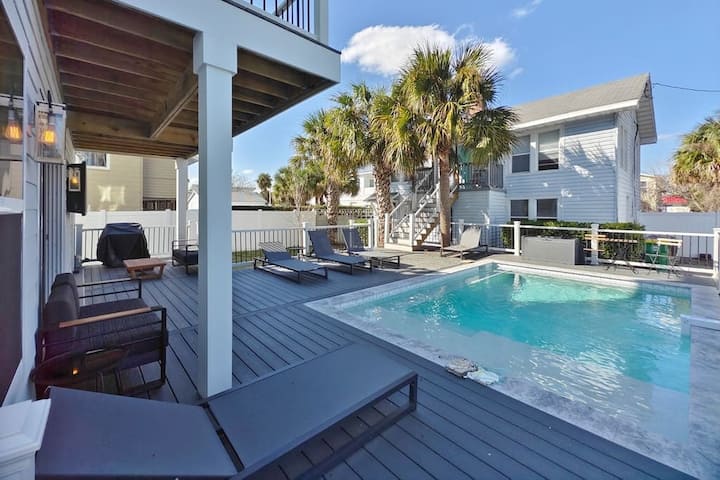 Beach Retreat Complex W/pool - Sleeps 25! - Jacksonville, FL
