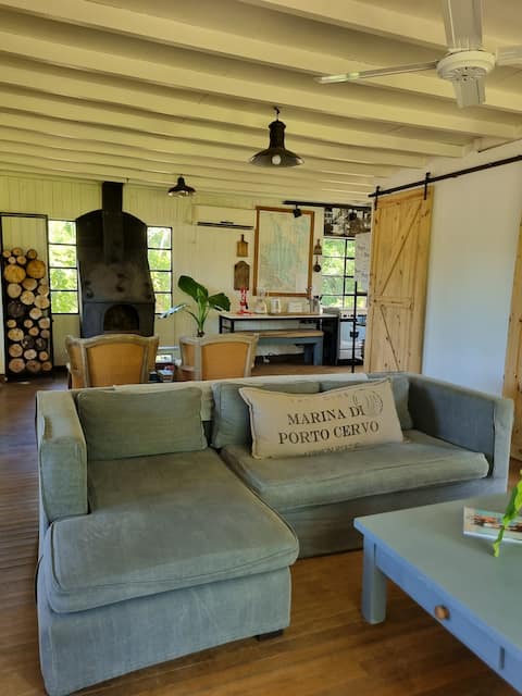 Successful Airbnb property: House in the Delta Over the River San Antonio Tigre in Partido De Tigre