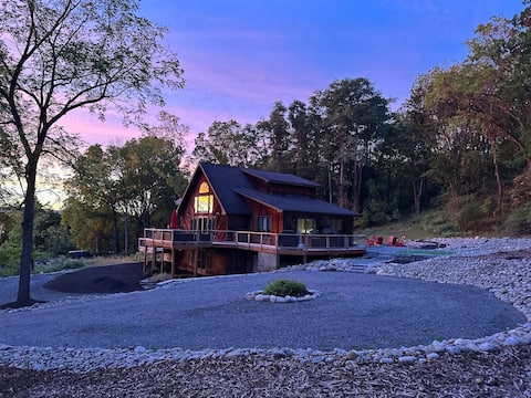 Seneca Lake Access | Hot Tub, Pool & Arcade
