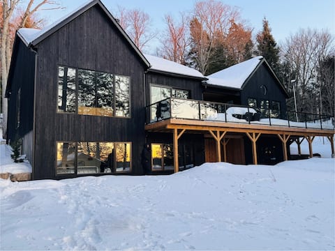 Piper’s Landing - Luxury Lake House in Haliburton
