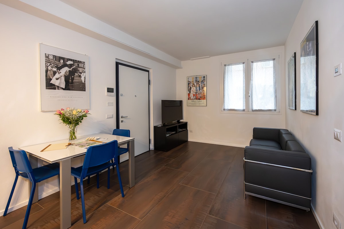 Top performing Airbnb: Cinema Impero Apartment in Siena