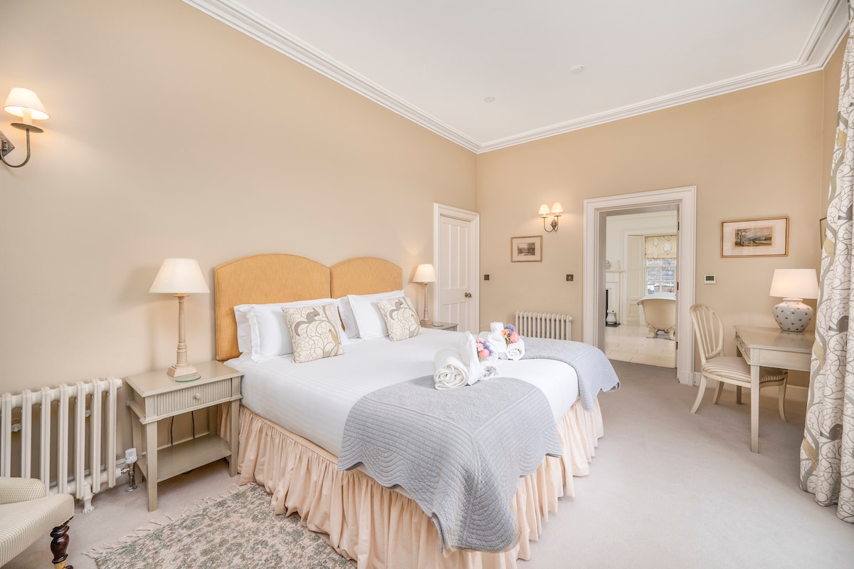Maxwell Scott bedroom at Abbotsford