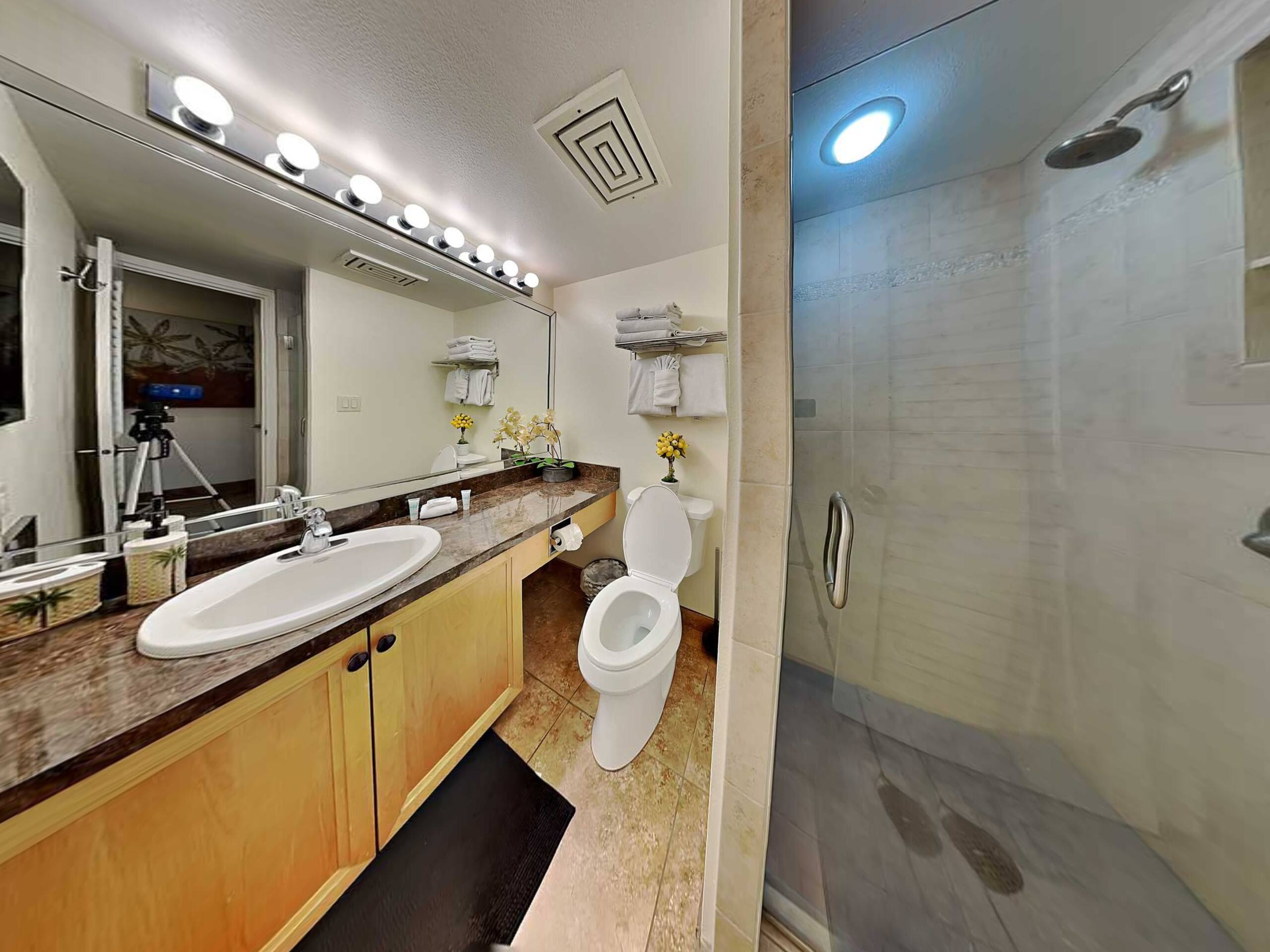 Condo in Kihei · ★4.5 · 1 bedroom · 2 beds · 2 baths - Image 9