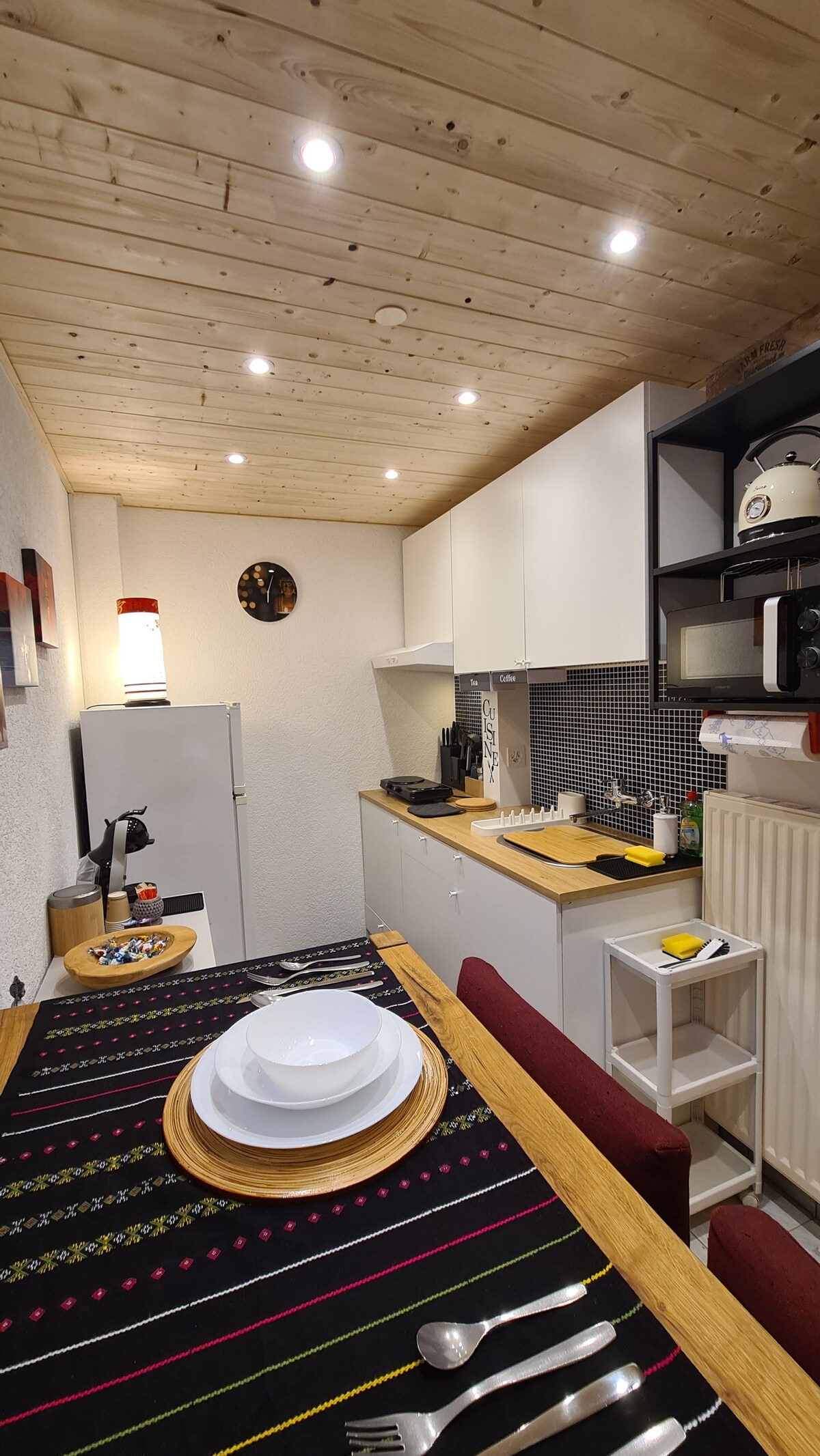 Popular Airbnb listing: Charming Studio à Lens (Crans-Montana) free park in Lens