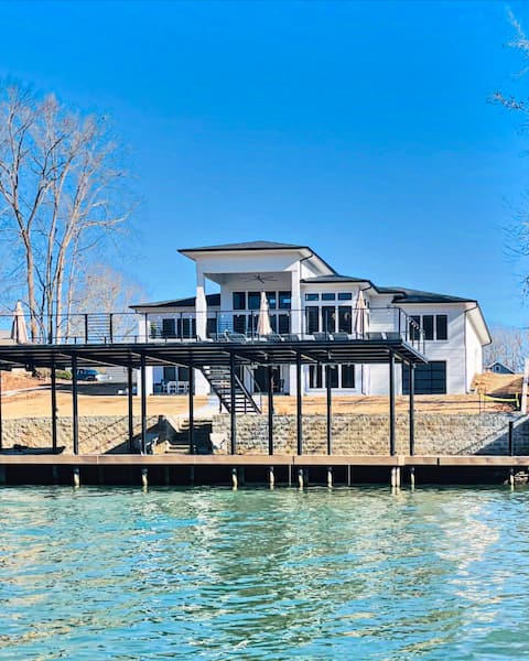 Shoal Creek Chateau Lake House