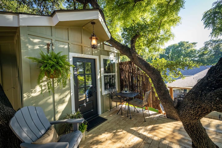 ビーズのれん  鳥さん❤︎ハウスオブロータス Tranquil Treehouse w/Hot Tub near Gruene! - Treehouses for Rent in