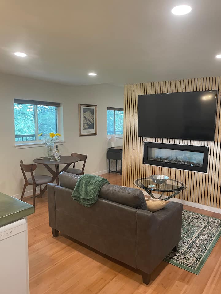 The Azalea Hideaway