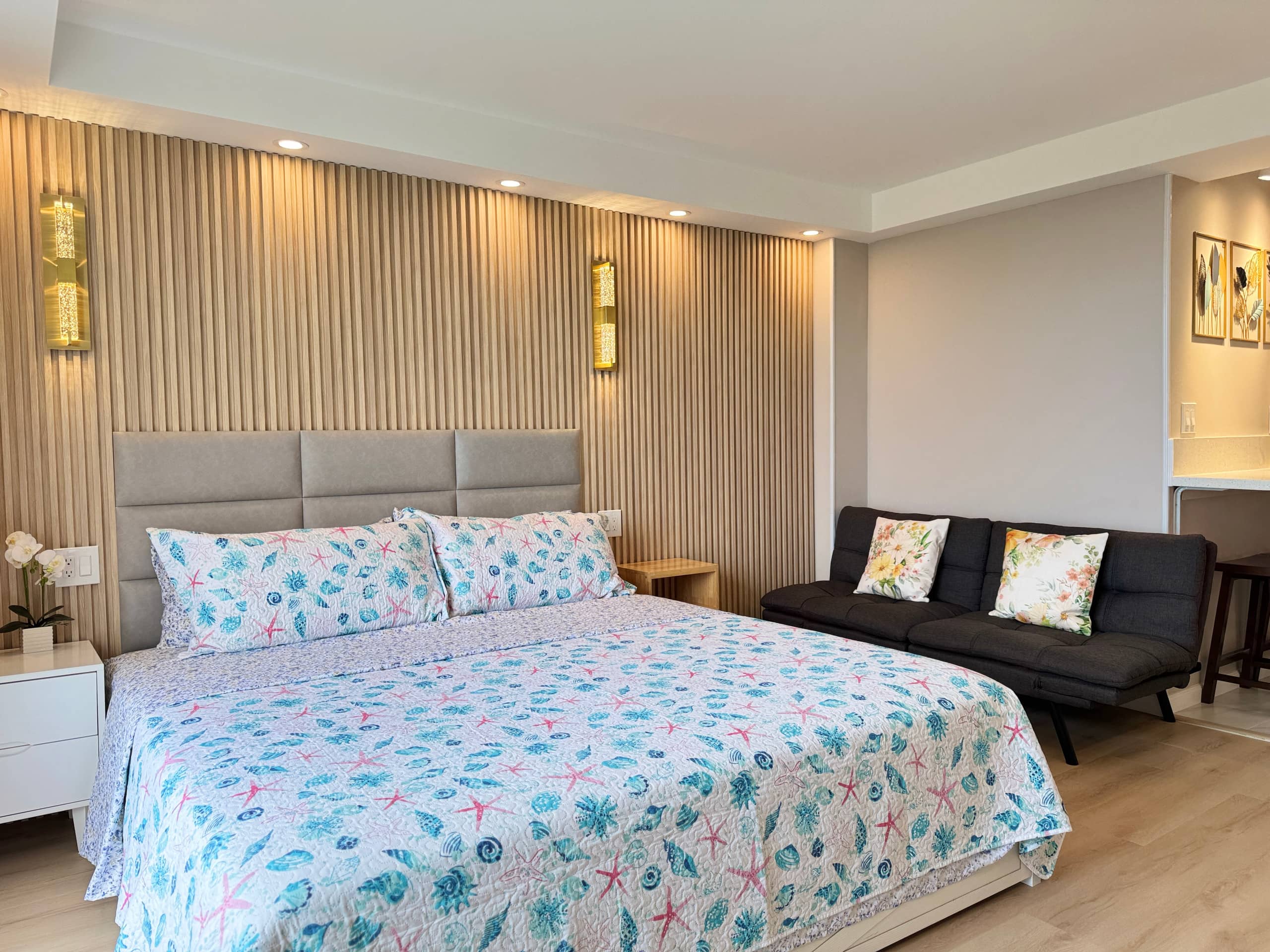 18*High Floor Waikiki Ocean View Condo w/Balcony - Image 54