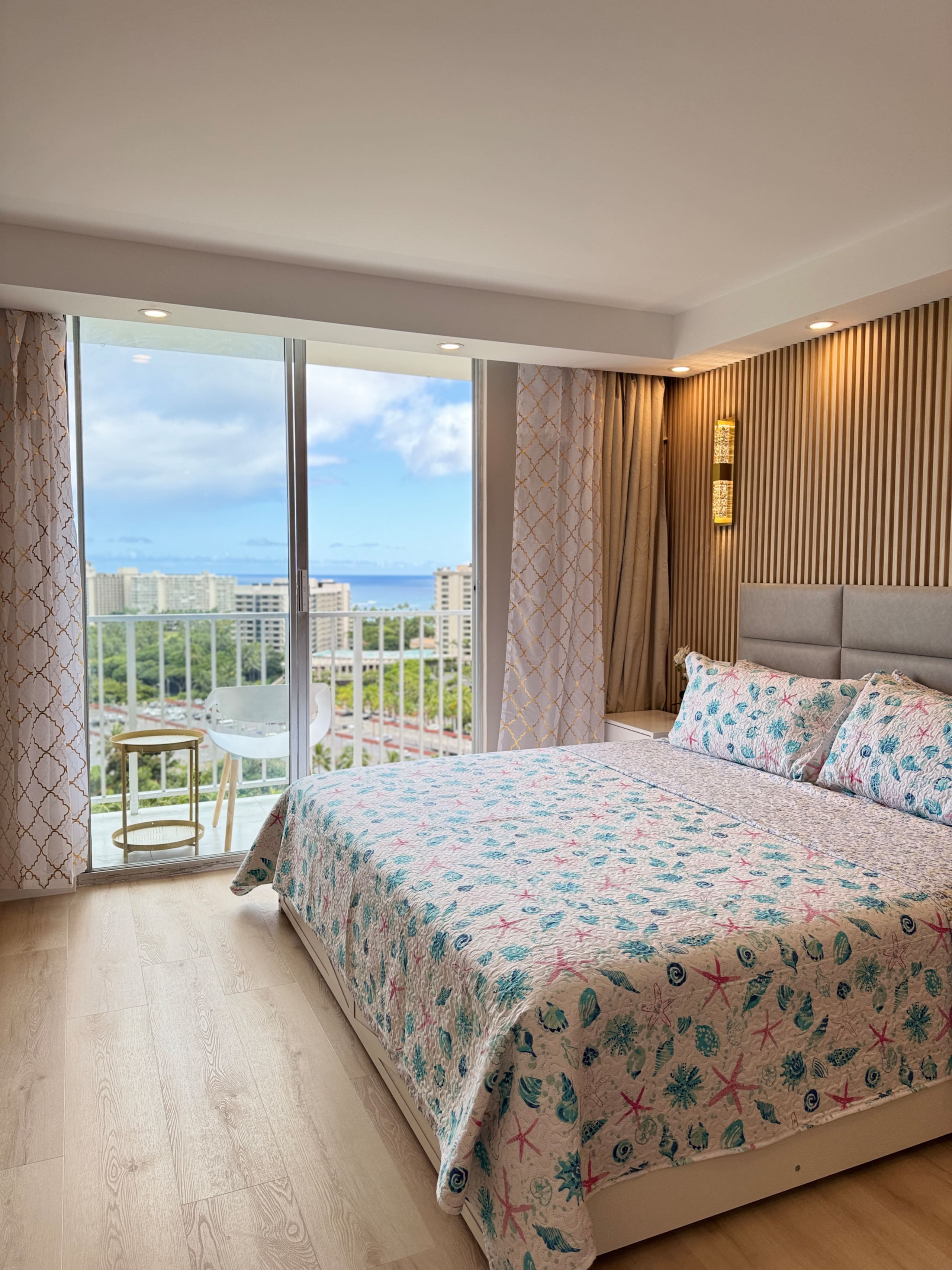 18*High Floor Waikiki Ocean View Condo w/Balcony - Image 7