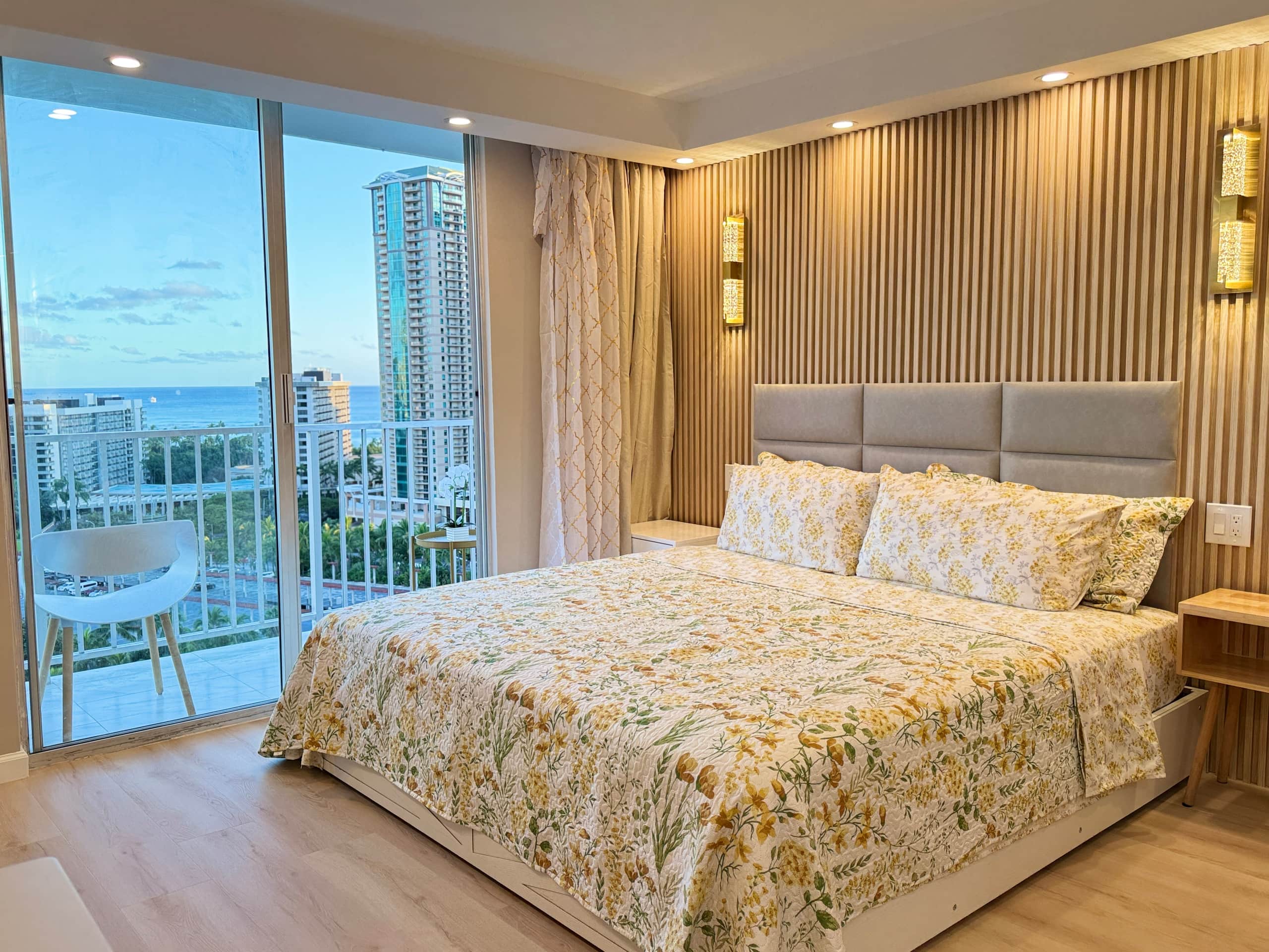 18*High Floor Waikiki Ocean View Condo w/Balcony - Image 11