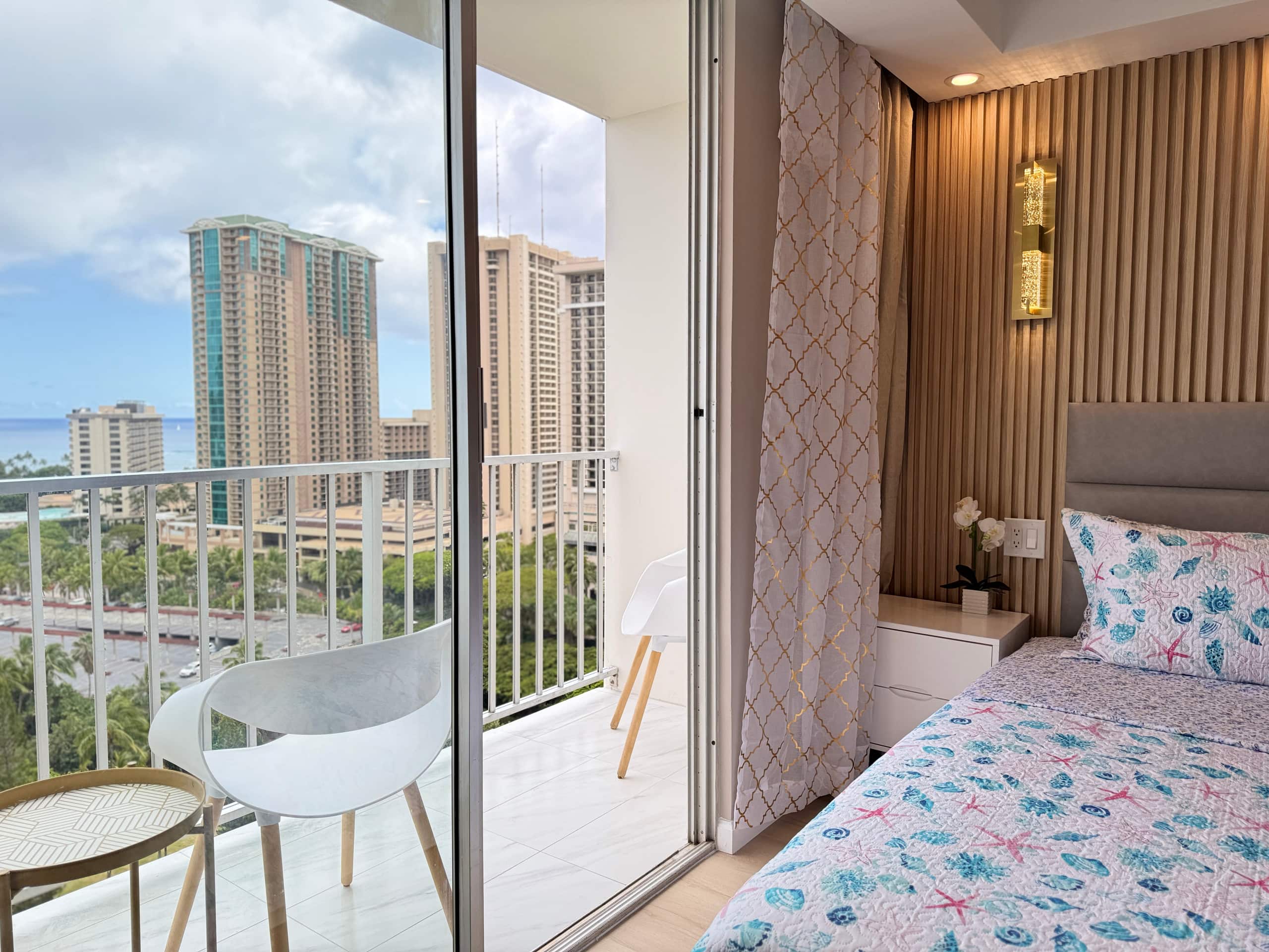 18*High Floor Waikiki Ocean View Condo w/Balcony - Image 16