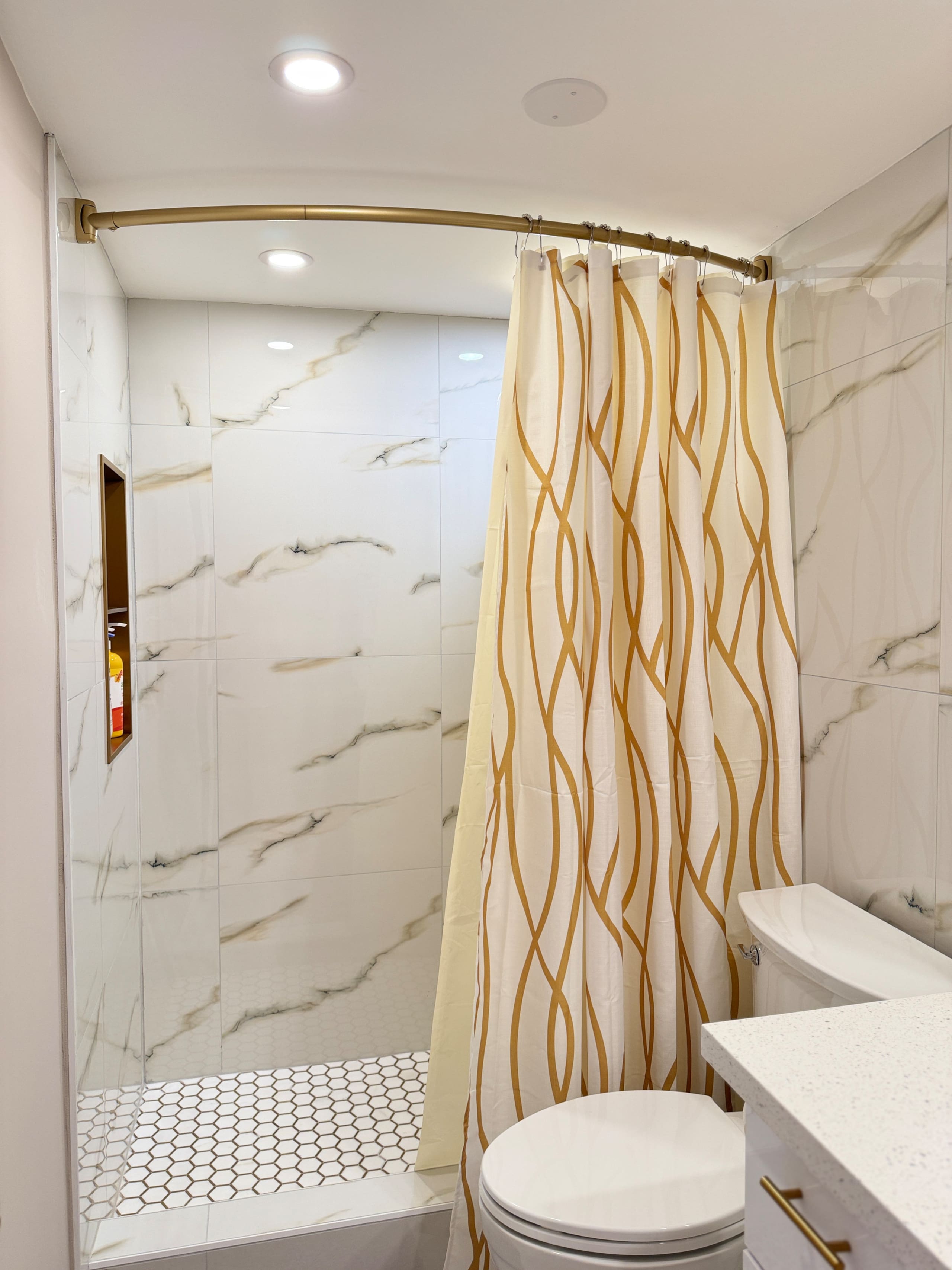 18*High Floor Waikiki Ocean View Condo w/Balcony - Image 35
