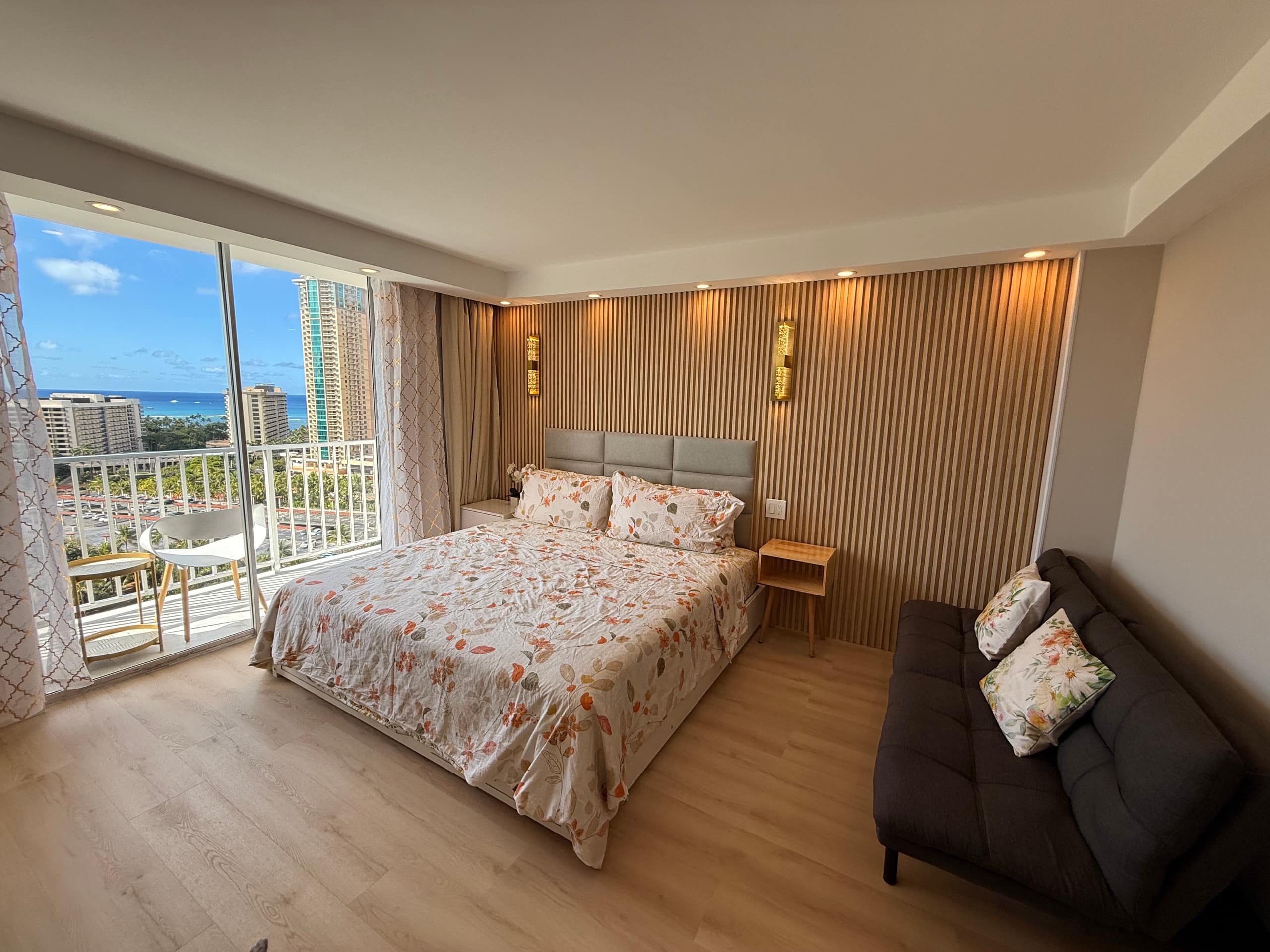 18*High Floor Waikiki Ocean View Condo w/Balcony - Image 4
