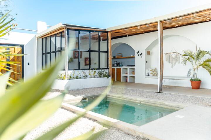 Private pool Villa in a very quiet zone with pool