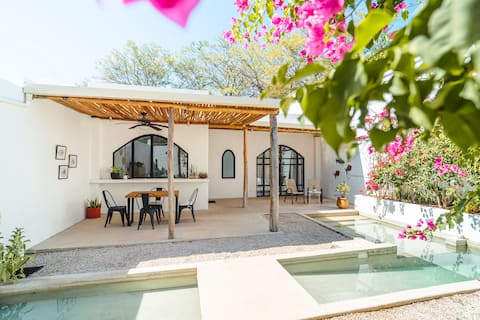 Private villa with pool in quiet area of Tamarindo