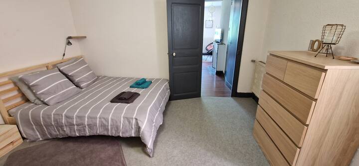 საძინებელი 1