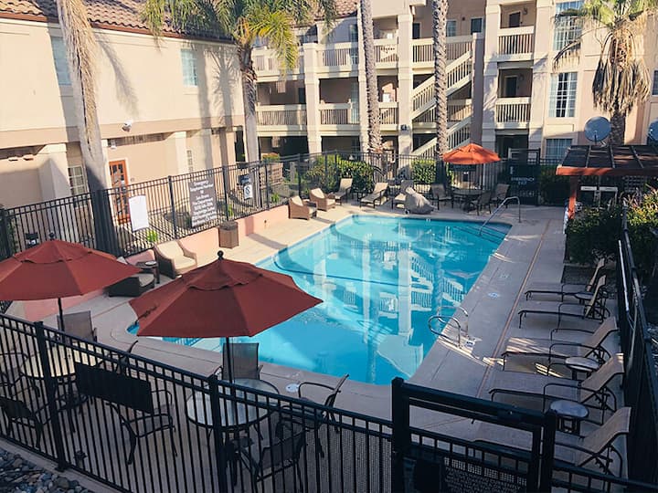 Pleasant Stay! 2 Modern Units, Free Breakfast! - San Bruno, CA