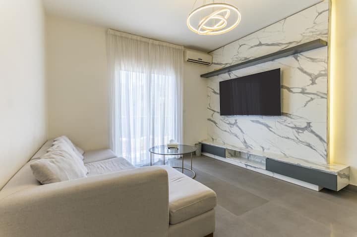 Luna 2-br In Mar Mikhael - بيروت