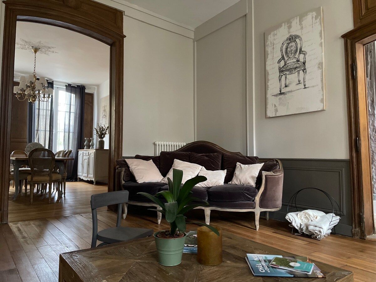 Top Airbnb: Entire House 
The Champagne mansion a Châlons En Champagne