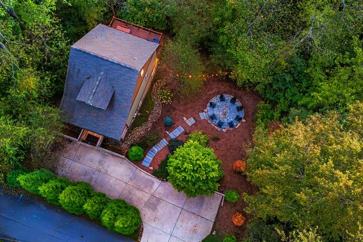 Spacious w/ Game Room + Hot Tub | Mins to Downtown gallery image 3