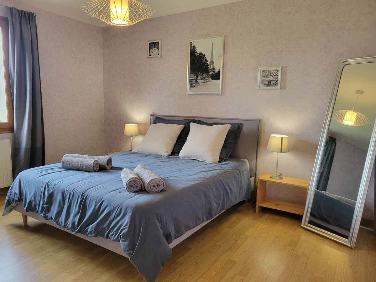 Chumba kikubwa cha kulala, kitanda cha 160 x 200