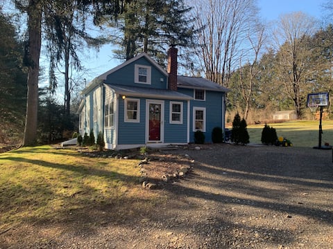 Cozy Family and Pet friendly 3 br Home