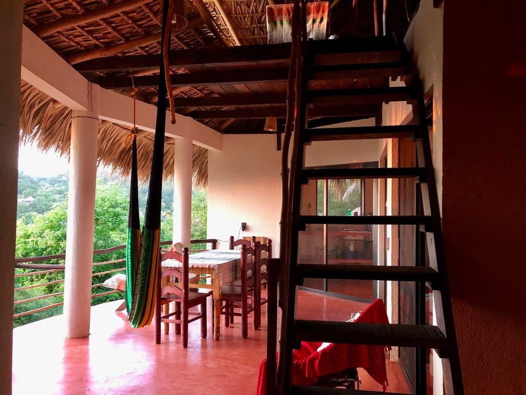 Je to krásna terasa, kde si môžete vychutnať raňajky ,obed alebo večeru 