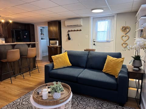Popular Airbnb listing: The Cozy Corner; Pet friendly in Cowan Heights